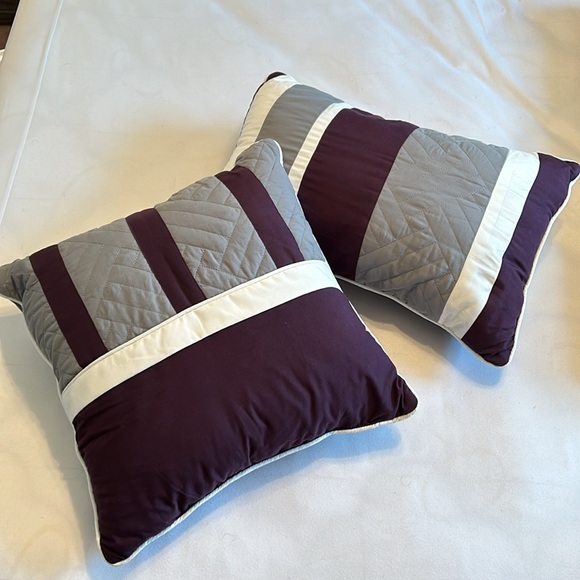 NWOT Plum and Gray Queen Comforter Set - Picture 3 of 4